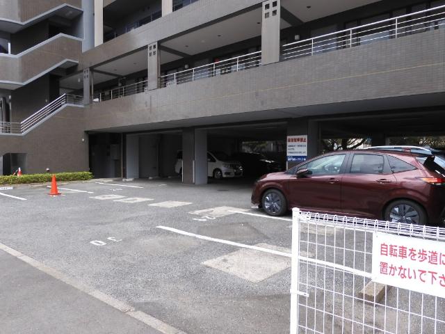 エルサンク浜岡（402） 駐車場