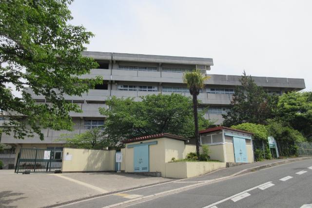 吹田市立山田東中学校