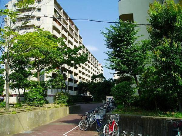 星和プラネタウン千里南第3期A棟 外観