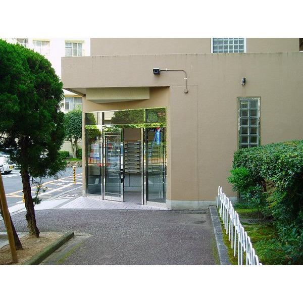 シーアイハイツ南千里A棟 エントランス