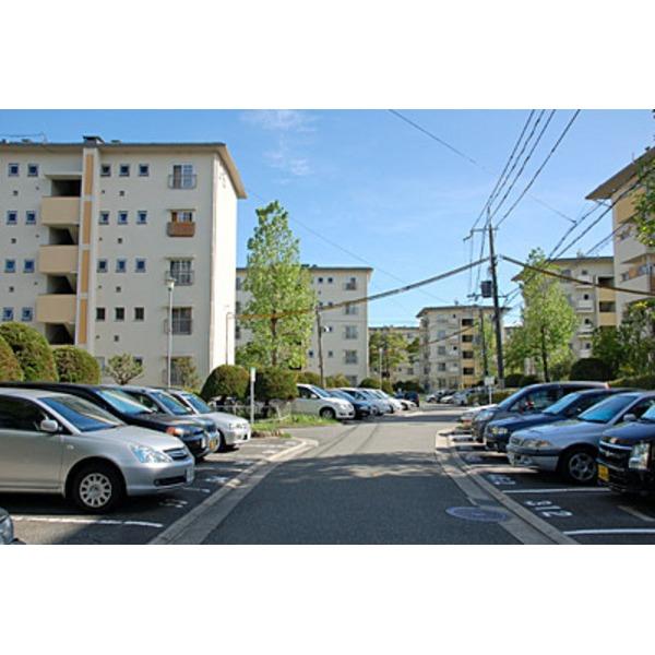 公社千里津雲台団地A23棟 外観