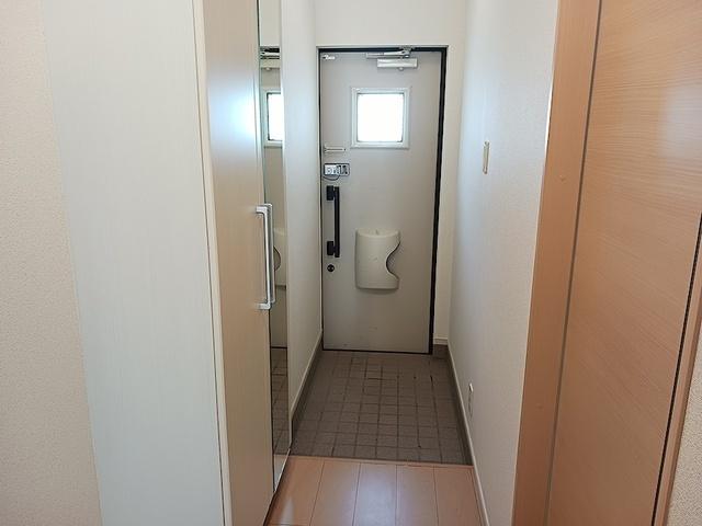 タウンコート中川（102） 玄関