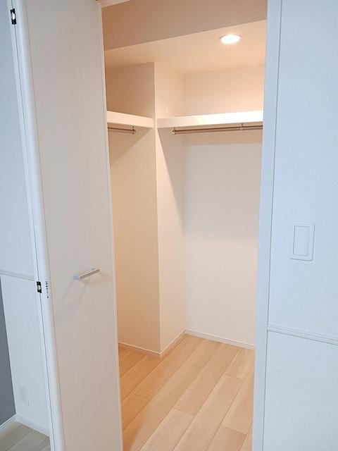 メゾン・ド・フロレゾン（204） 収納