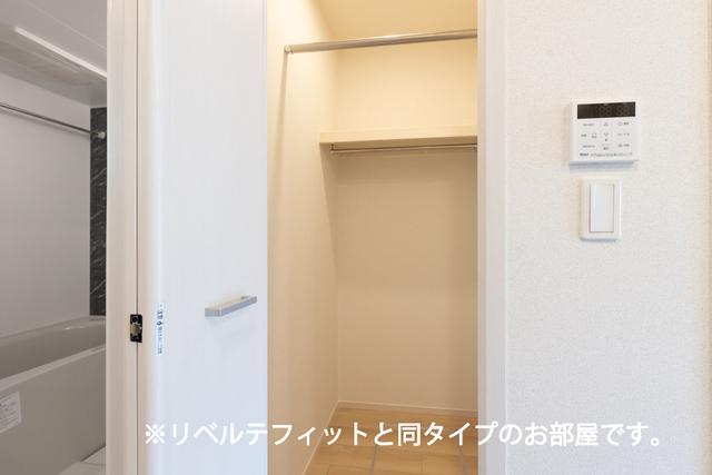 カルムコート向ヶ丘（101） 収納