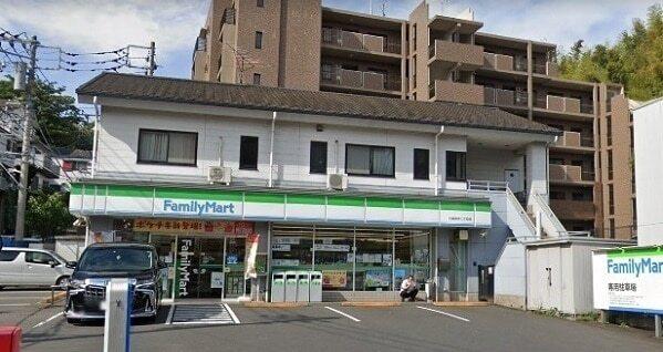 ファミリーマート：455m