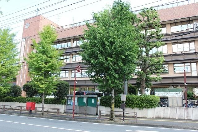 川崎市宮前区役所：1275m