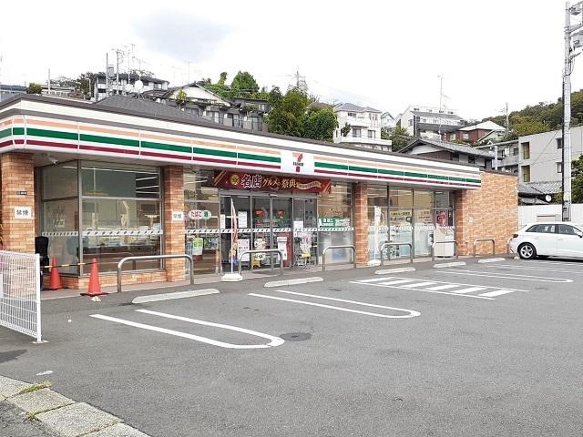 セブンイレブン川崎生田8丁目店：210m