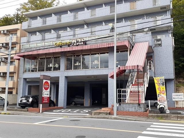 ガスト生田駅前店：260m