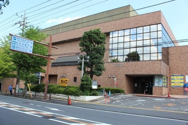 川崎市立宮前図書館：828m