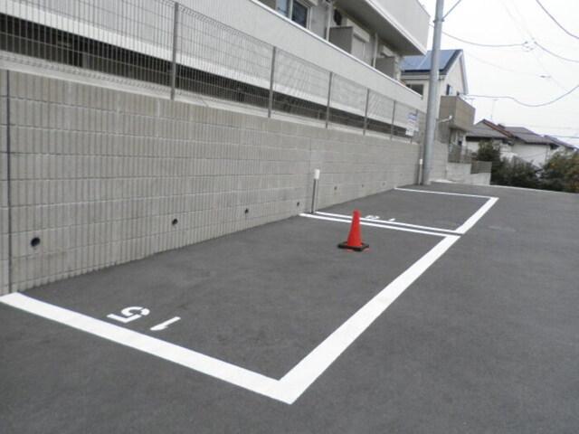 グランフィールズⅢ（203） 駐車場