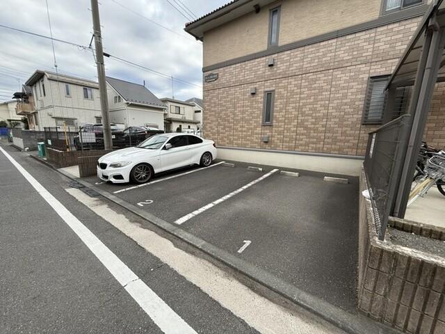 ソレイユ新吉田東（201） 駐車場