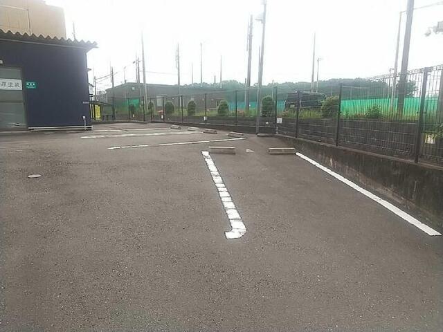 ハーベスト七番館（301） 駐車場
