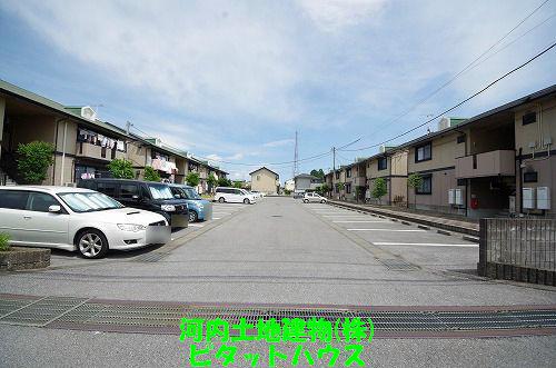 ネオ・アヴァンセ五代　伍番館（102） 駐車場