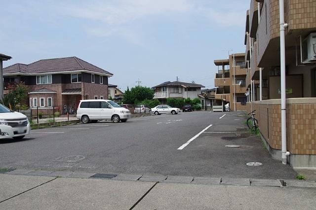 カームテラス御幸 B（305） 駐車場