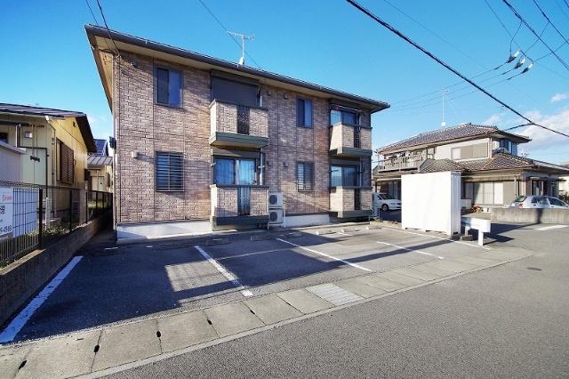 リヴェール（102） 駐車場