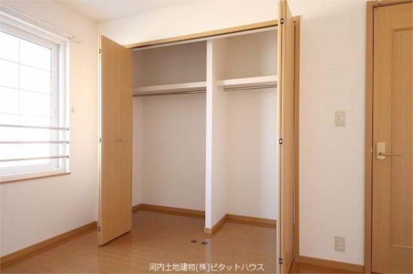 アザレア 壱番館（201） 収納