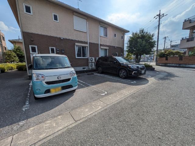 ラ・ボヌール B（101） 駐車場