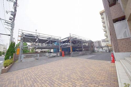 モア ベリー（803） 駐車場