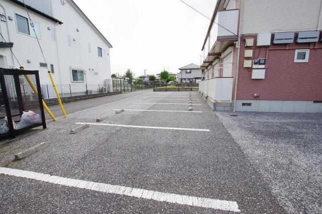 ボヌールシャトー A（205） 駐車場