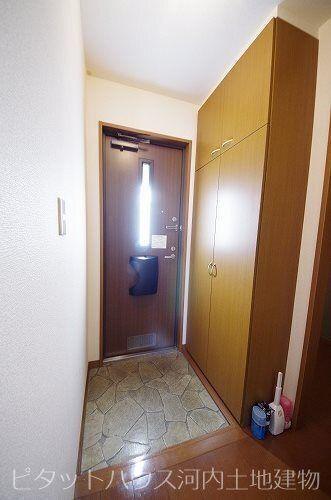 クレセント B（101） 玄関