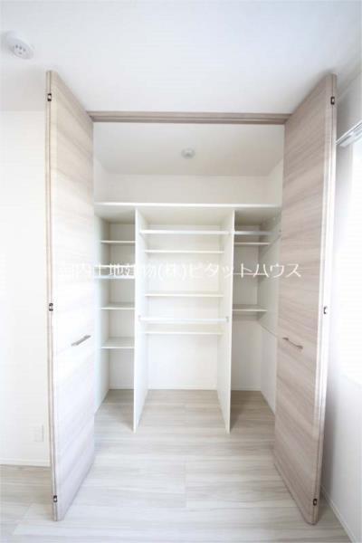 アザレア（101） 収納