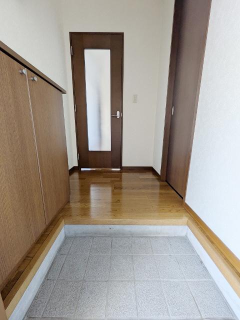 グリムハウス B棟（102） 玄関
