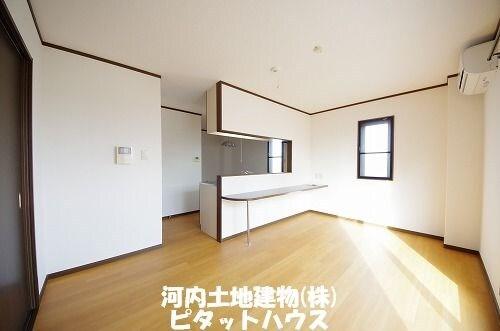 ベルベーヌマンションミュー（301） リビング