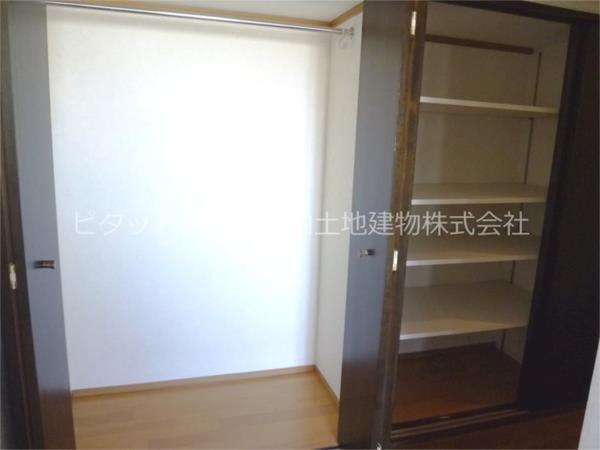 レジデンス アザレア（204） 収納