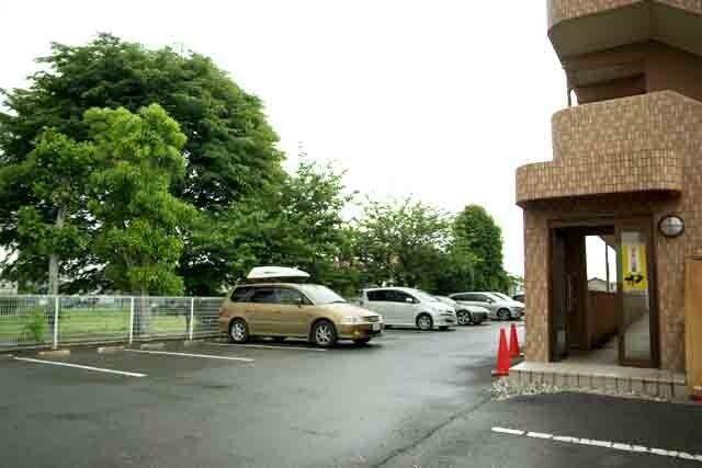 Y＆M サンライズマンション（102） 駐車場