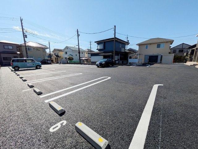 セレーナ（205） 駐車場