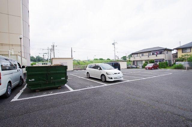 コーポソレイユ（603） 駐車場