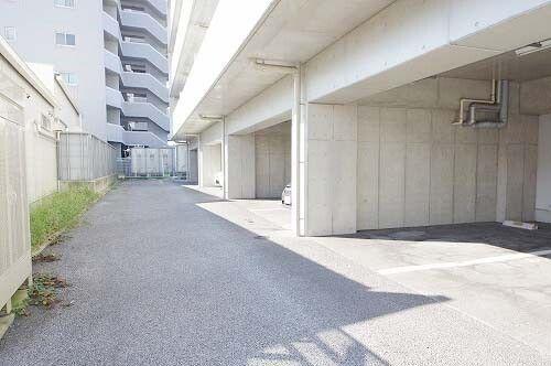 コンフォート・アーバン（405） 駐車場