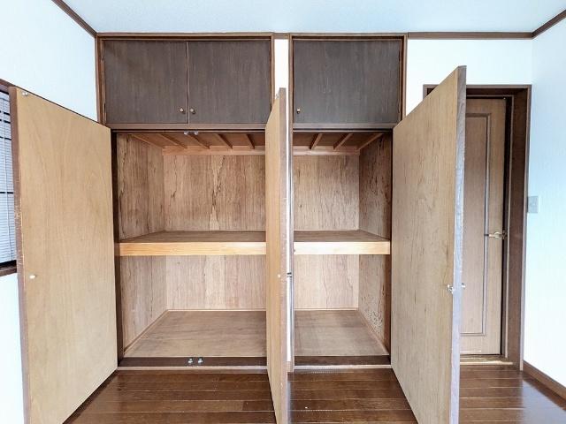 中岡本町戸建貸家（1） 収納