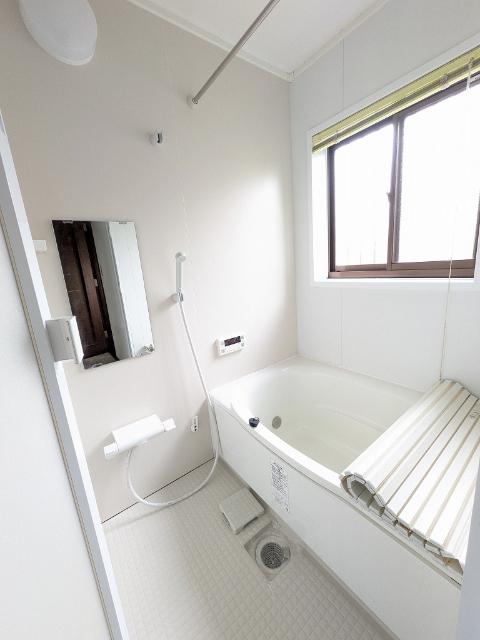中岡本町戸建貸家（1） バス／シャワー