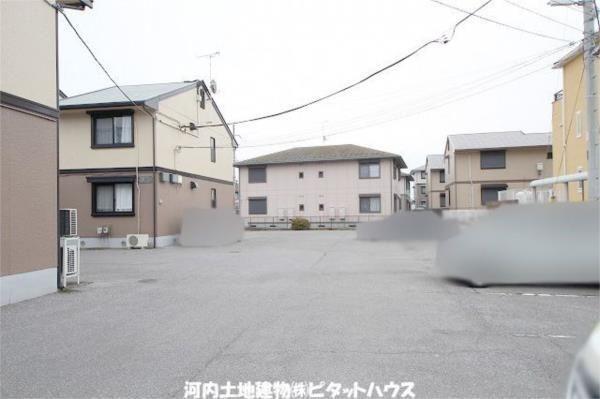 シェル駒生B棟（203） 駐車場