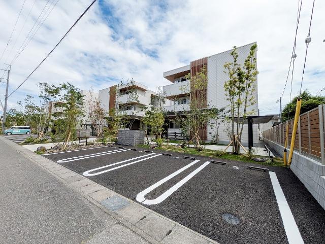 TORISIAS ゆいの杜6丁目　E棟（301） 駐車場