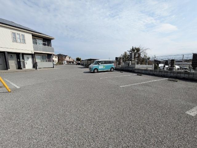 リヴェール A（101） 駐車場