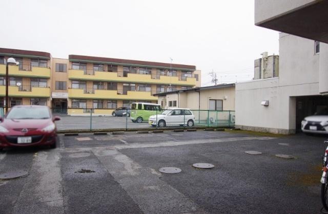 コーポサンライズ（302） 駐車場