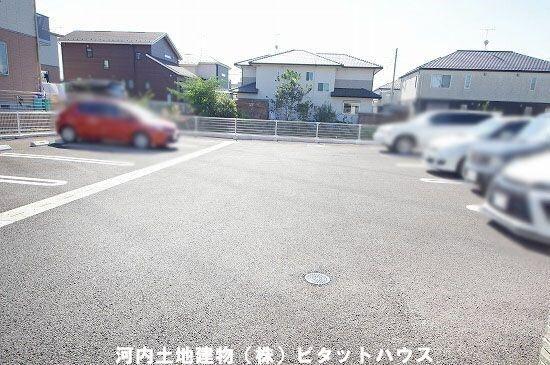 アンジュ・ブローテ B（105） 駐車場