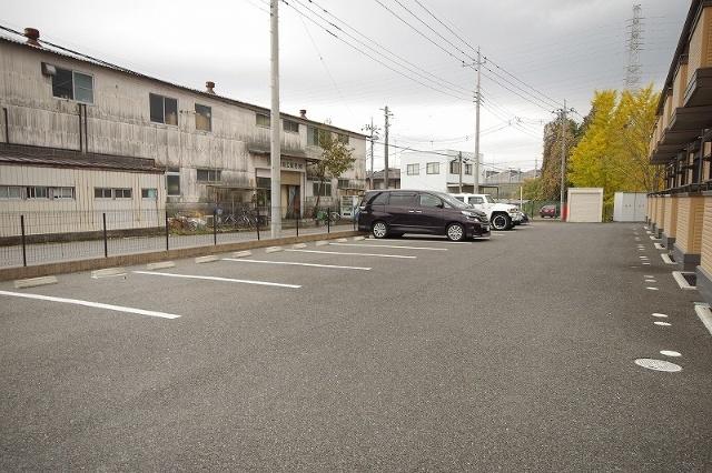 レジェンド ワコー B（208） 駐車場