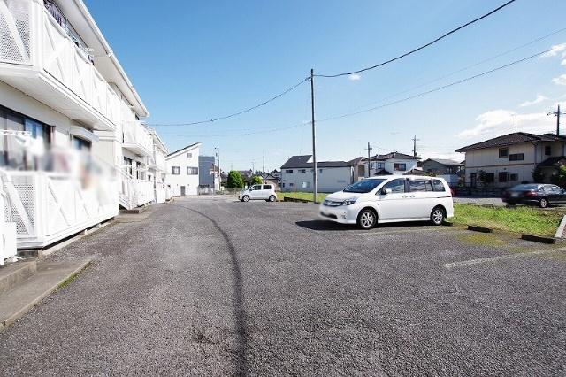 オーステンハイム B（102） 駐車場
