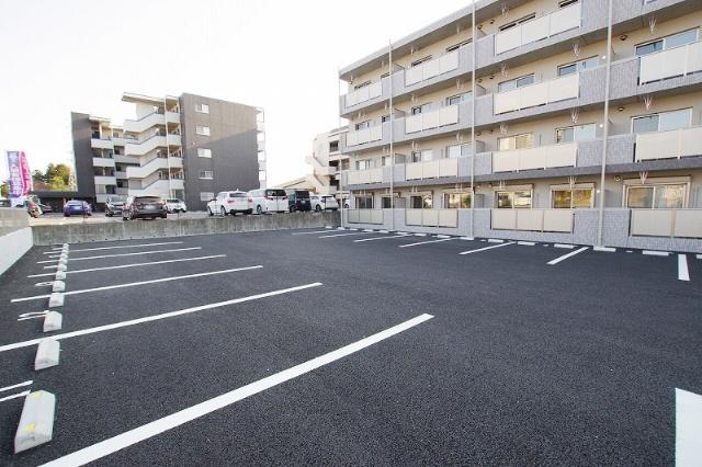 ムゲンハイツ下戸祭（101） 駐車場