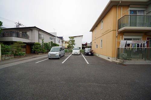 ドミール・ブランシェ・W（103） 駐車場