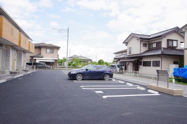 S・GLAD（102） 駐車場