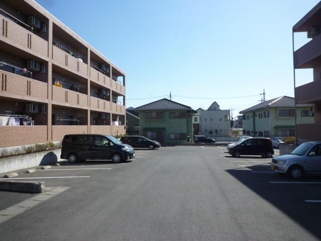 グランヴィータ A（202） 駐車場