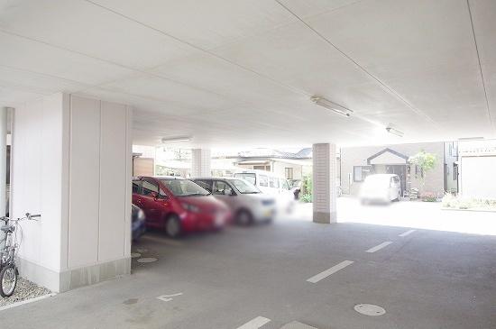 アメニティフラット（302） 駐車場