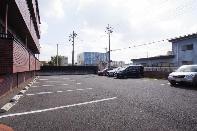 テクノコーポ 11（301） 駐車場