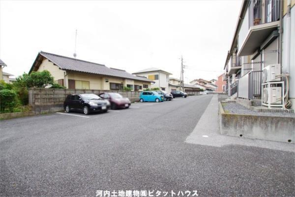 ハウス・ミーティア A（101） 駐車場