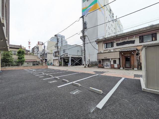 IRIC（305） 駐車場