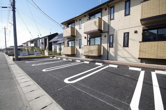 カナンドーサ（103） 駐車場